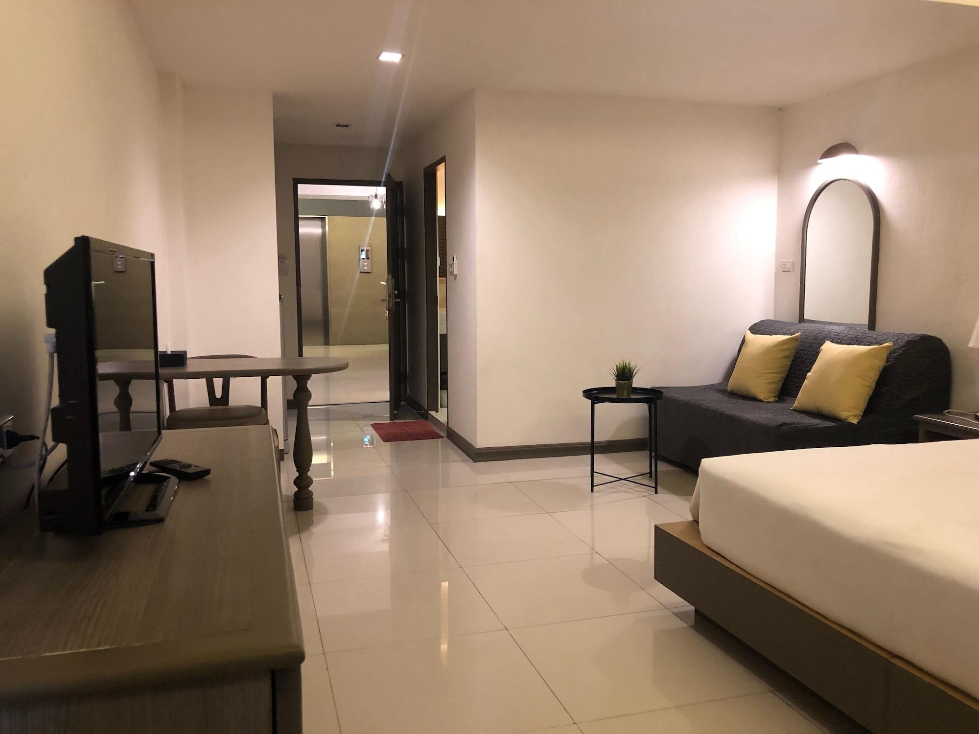 Lee Garden Bangkok Hotel Exterior photo