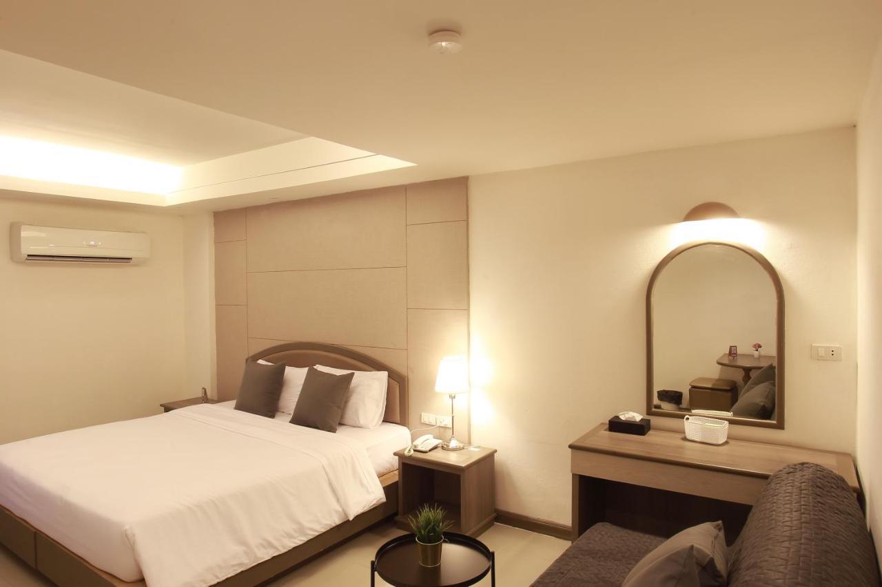 Lee Garden Bangkok Hotel Exterior photo