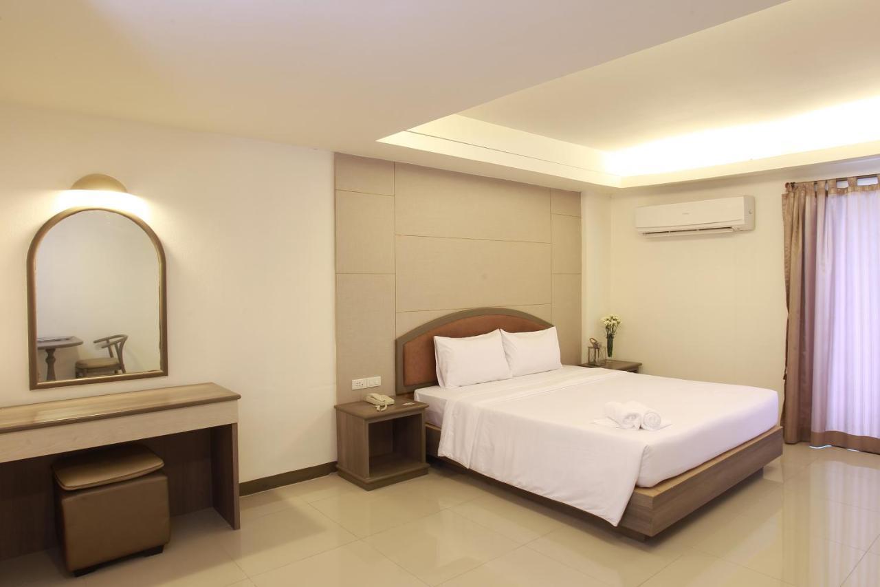 Lee Garden Bangkok Hotel Exterior photo