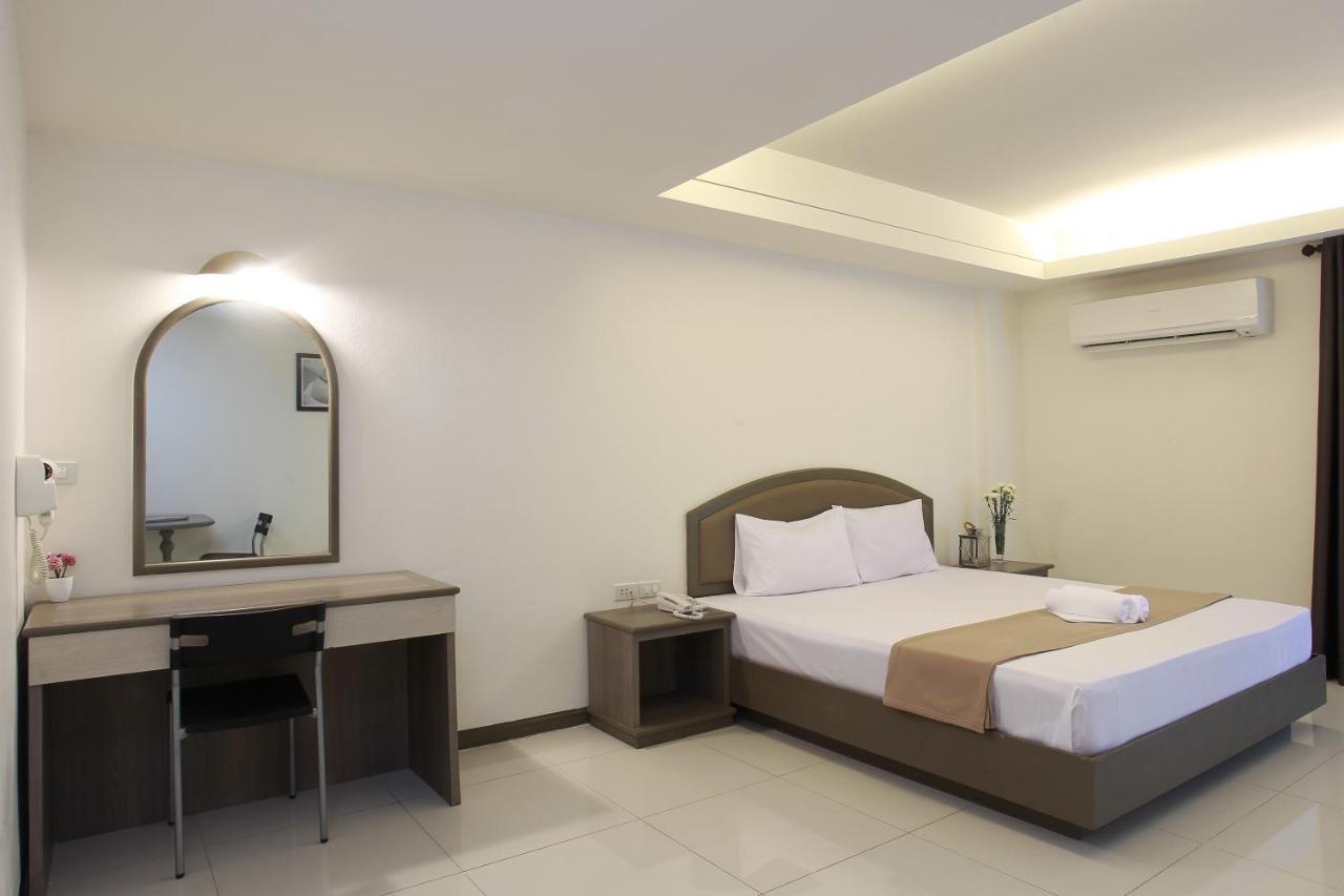 Lee Garden Bangkok Hotel Exterior photo