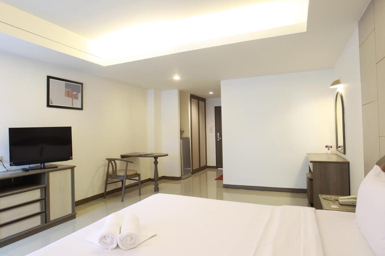Lee Garden Bangkok Hotel Exterior photo